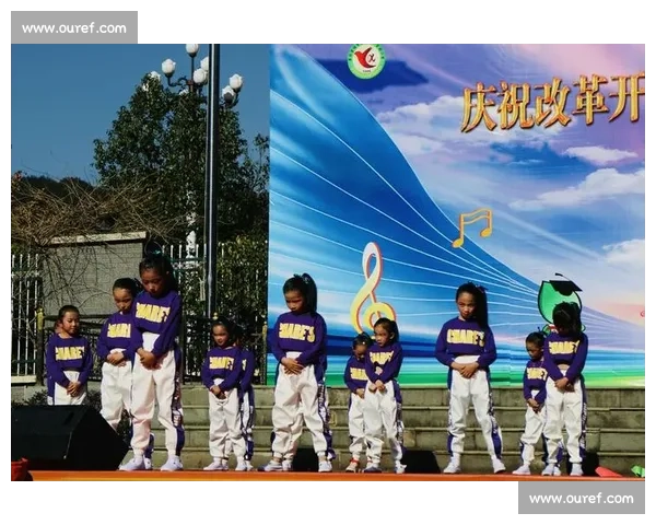 以攀岩比赛为核心展现竞技精神与青年挑战极限的时代风采舞台魅力